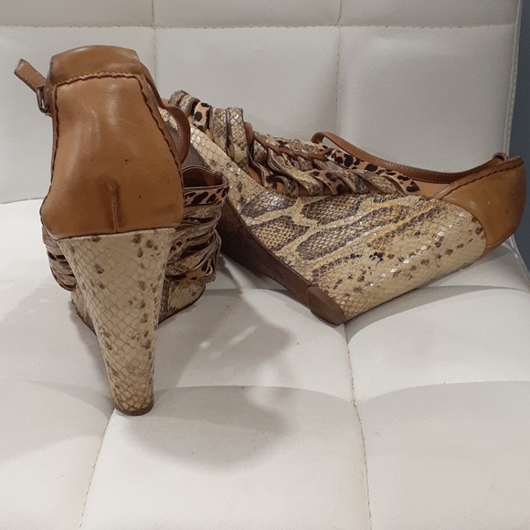 Cole haan snake skin/leather wedge size 9B - Picture 3 of 15